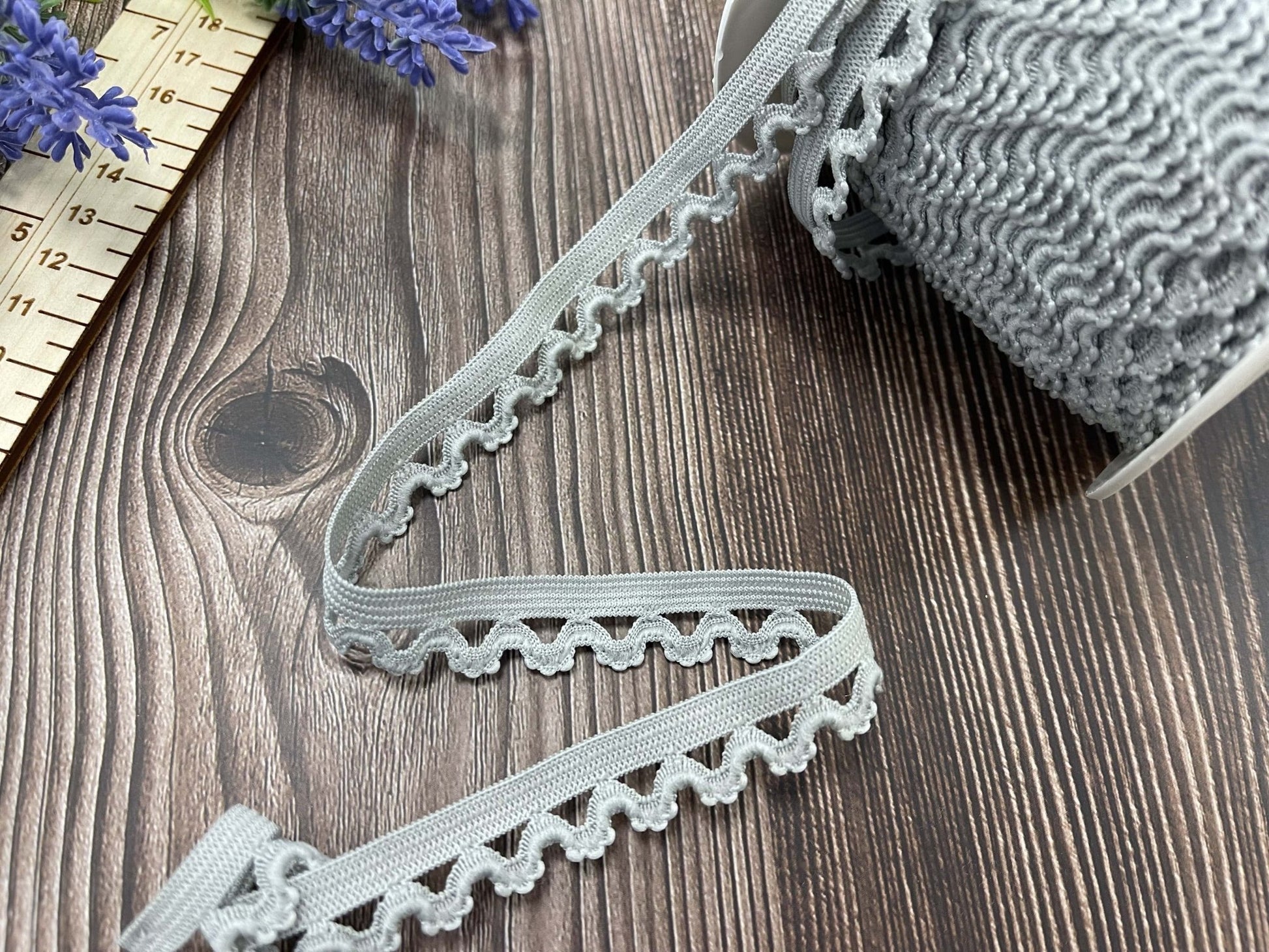 Gumija ar mēžģīni-1,6 cm pelēka